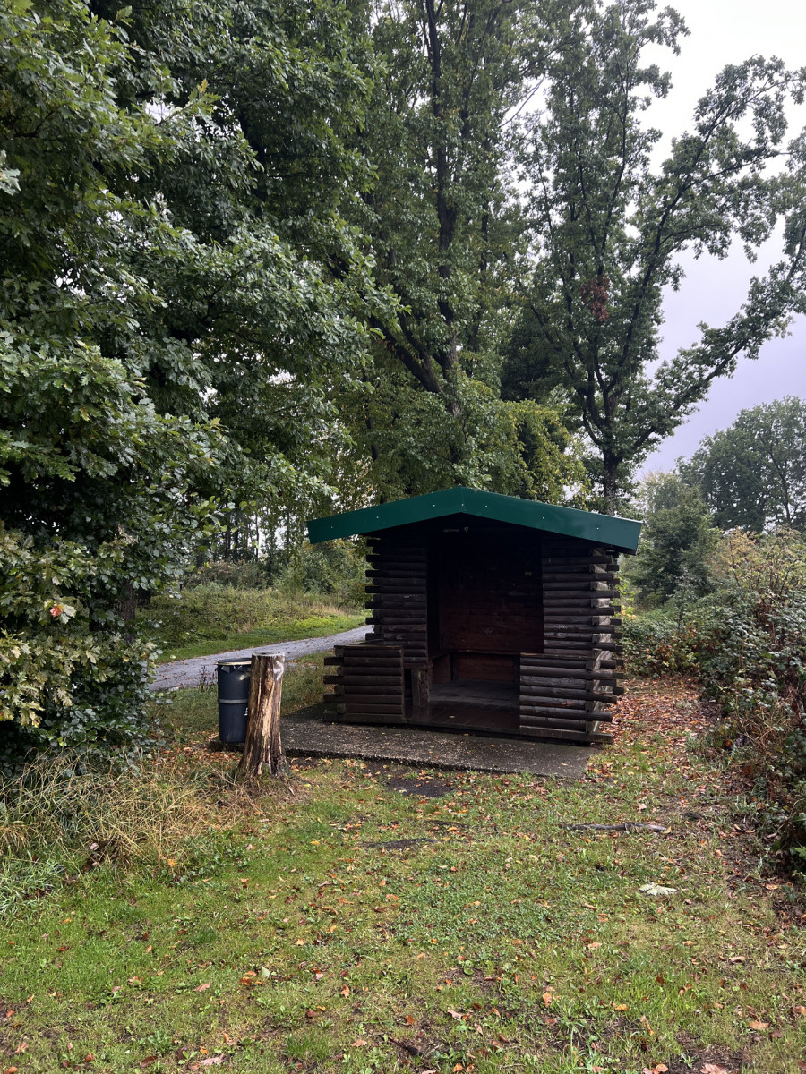 shelter with tarasse near streat