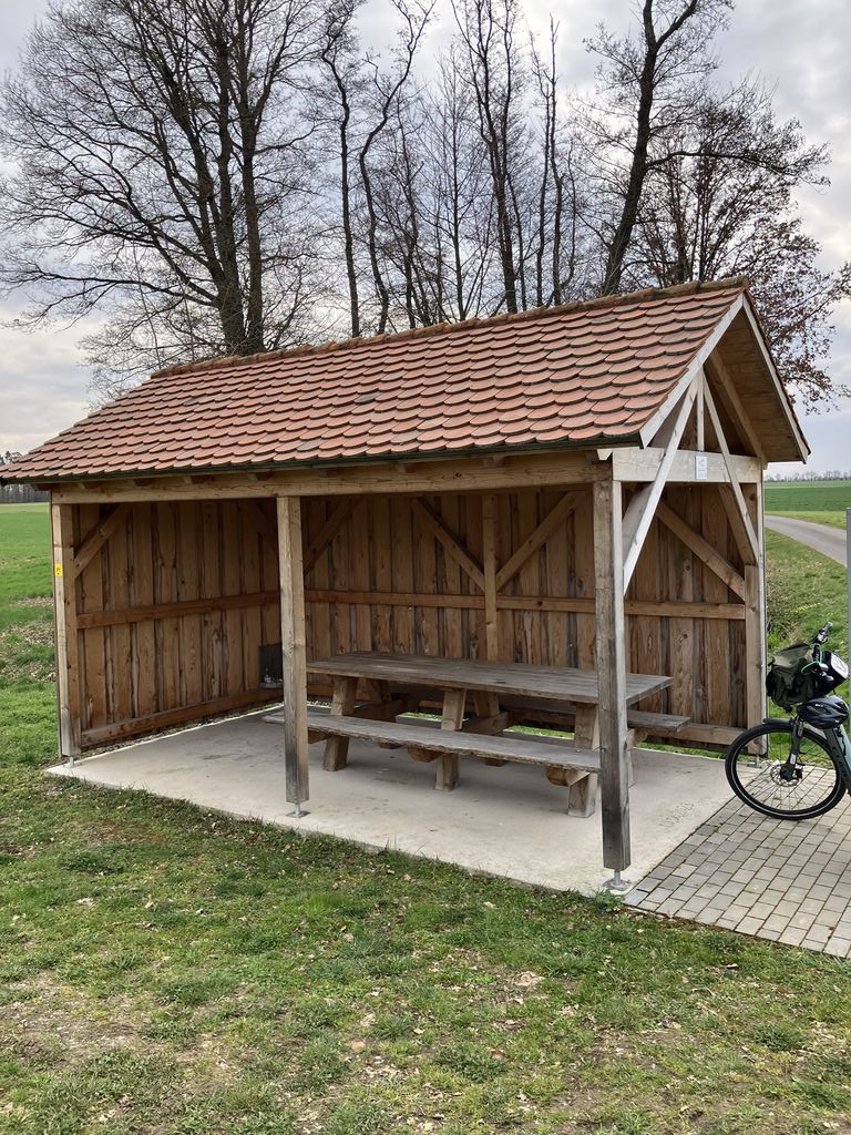 Shelter near B 286