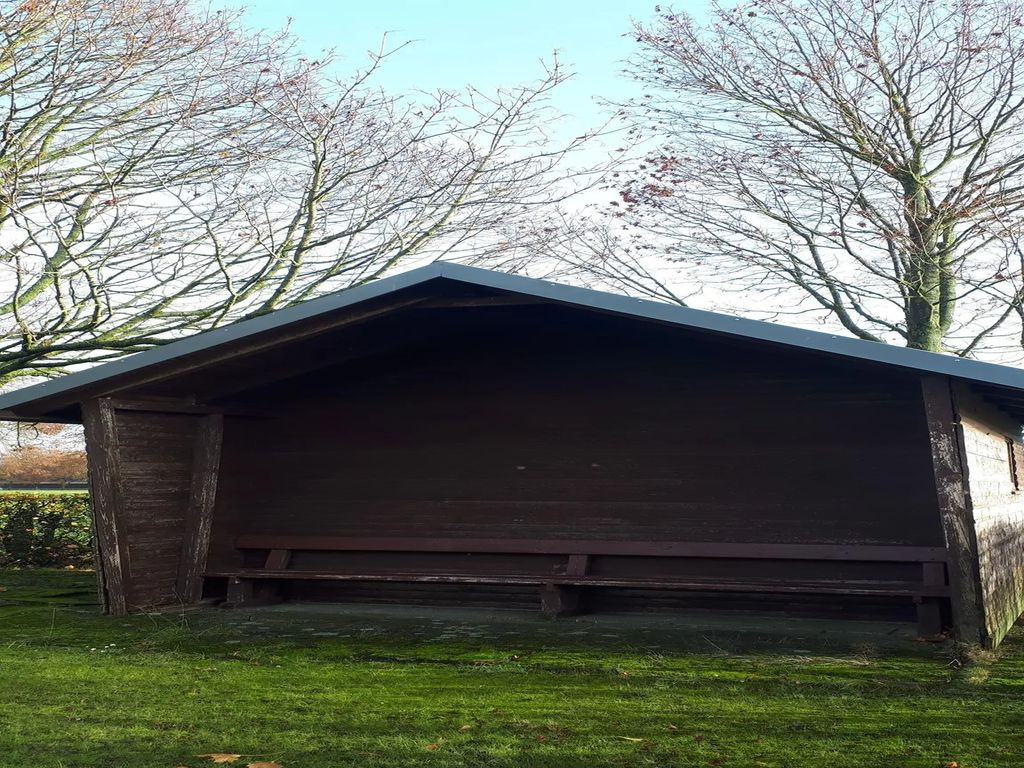 Unterstand Friedhof Eissel