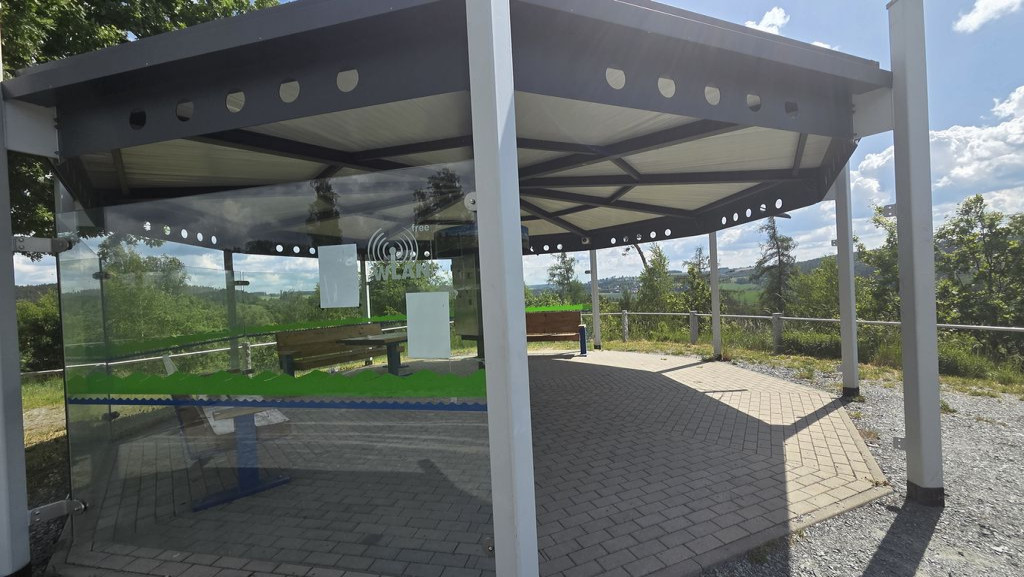 Shelter near Aussichtsplattform Wachhügel