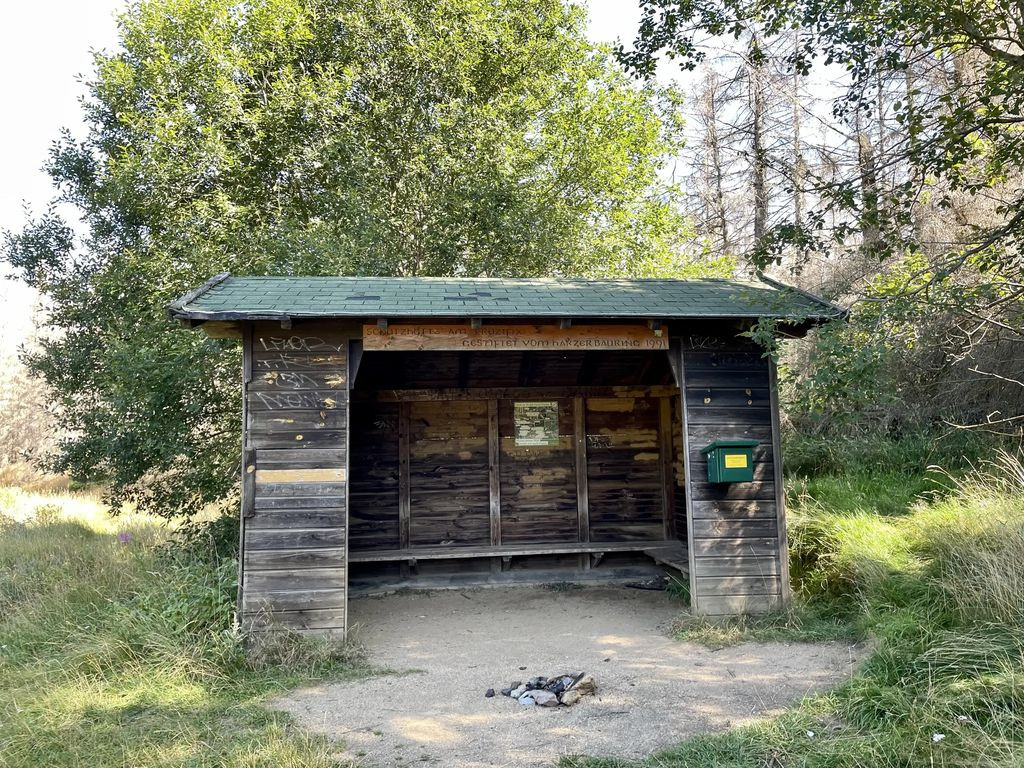 3887- Schutzhütte Am Kruzifix