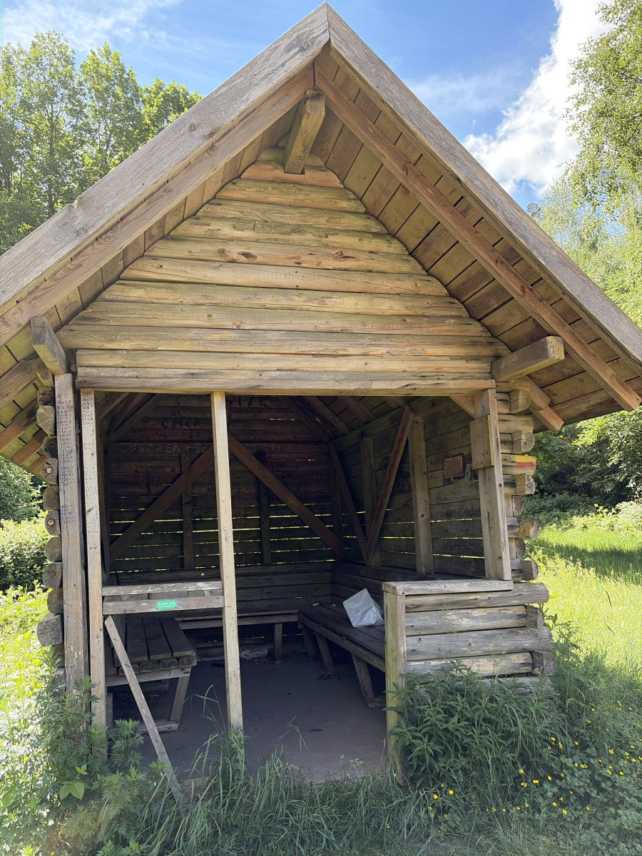Hütte am Abzweig nach Iggelbach
