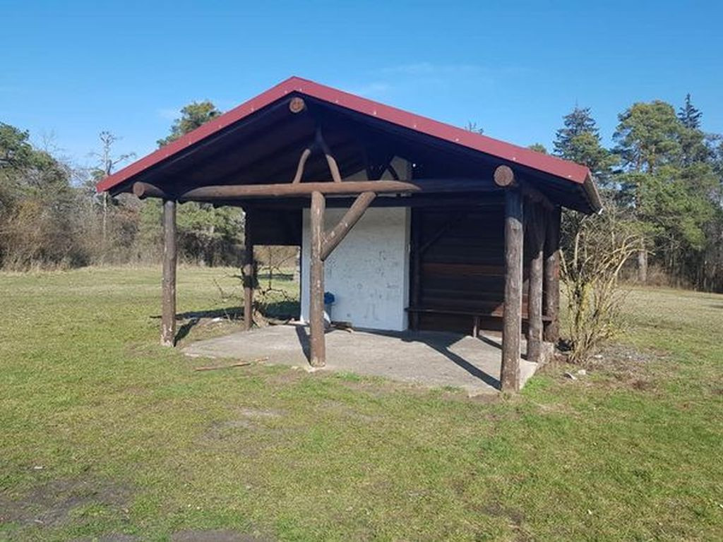 Lunch shelter near B 2