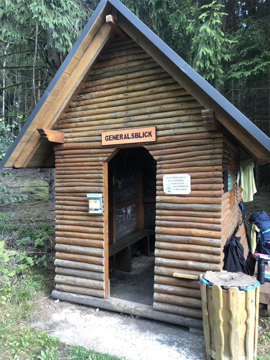 Shelter near alter Kolonnenweg