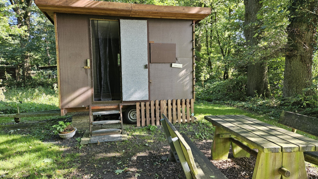 Shelter near Langenrehmer Dorfstraße