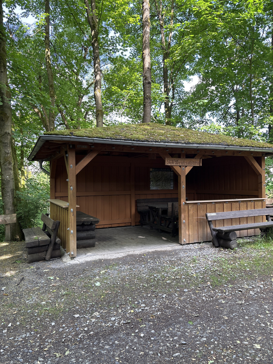 Shelter near Zum Felsenkeller