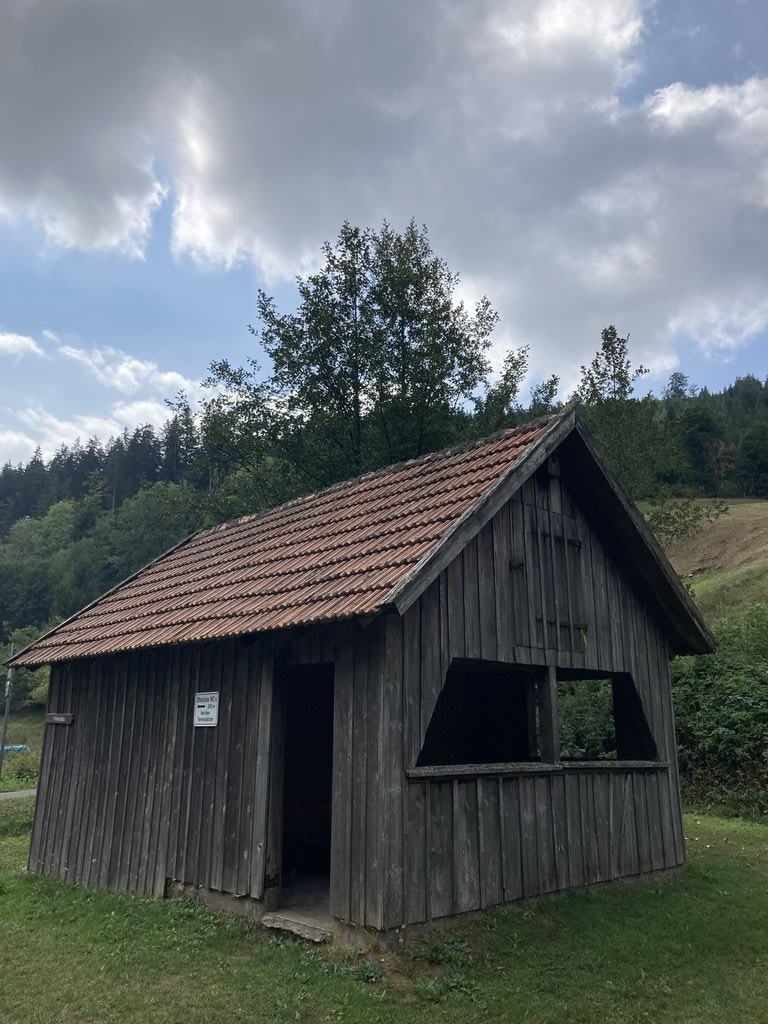 Hütte mit Pavillion