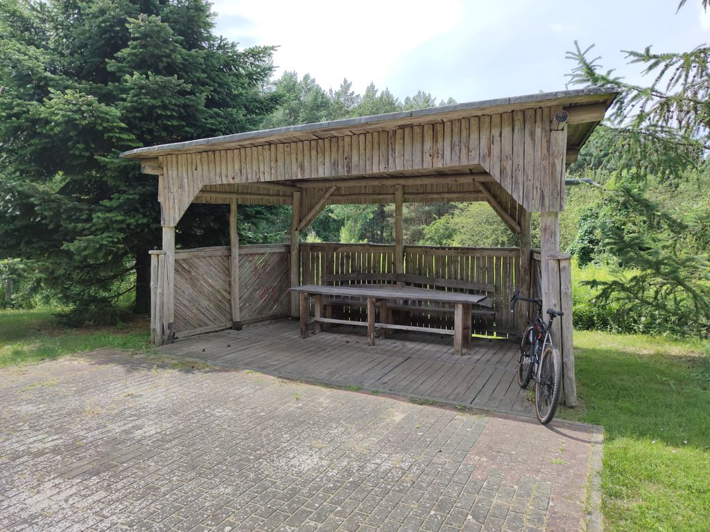 16727 - Grillhütte und Pavillon