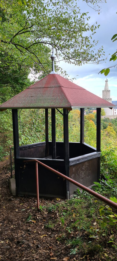 Schutzhütte / Aussichtsplattform
