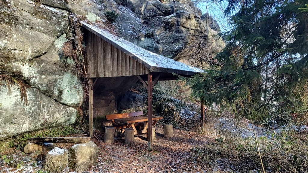 Shelter near Flügelweg