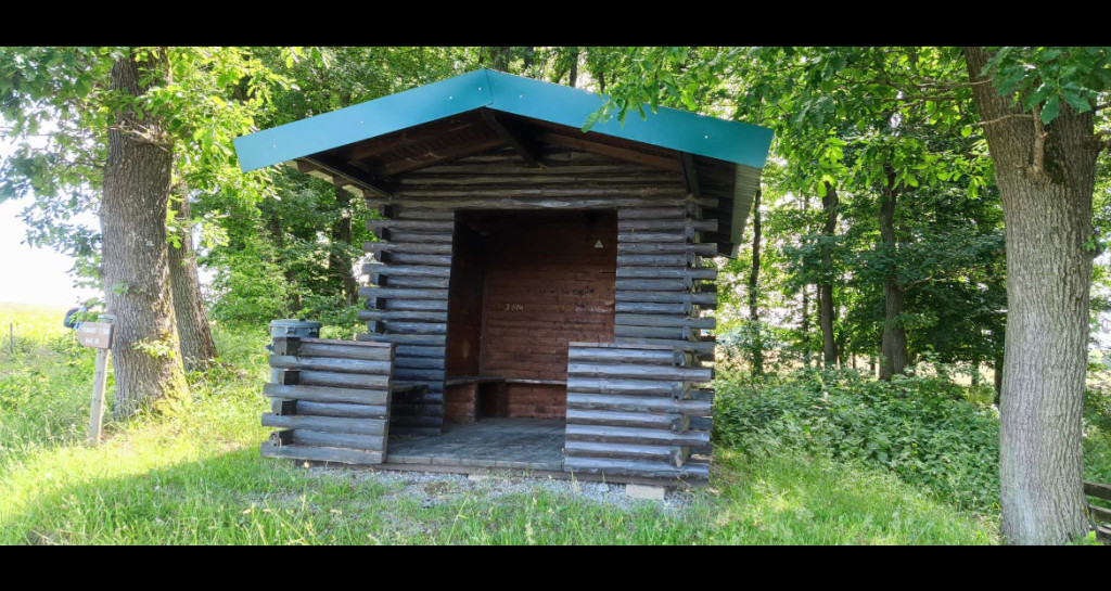 Shelter mit Blick auf Vossnack