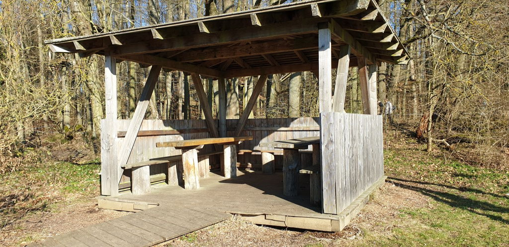 Lunch shelter near 8. Schneise