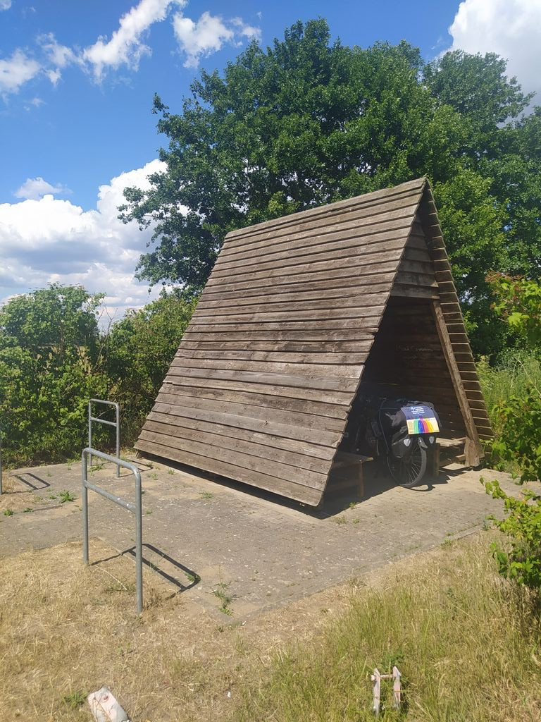 Shelter near L 3