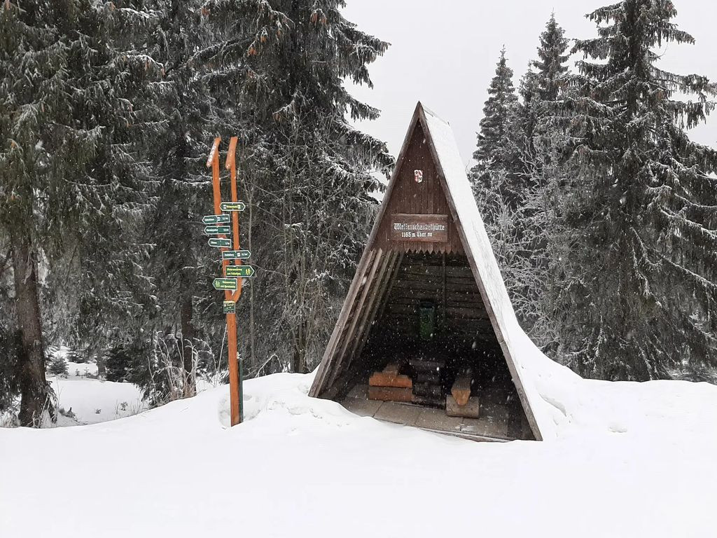 09484 - Wellenschaukelhütte