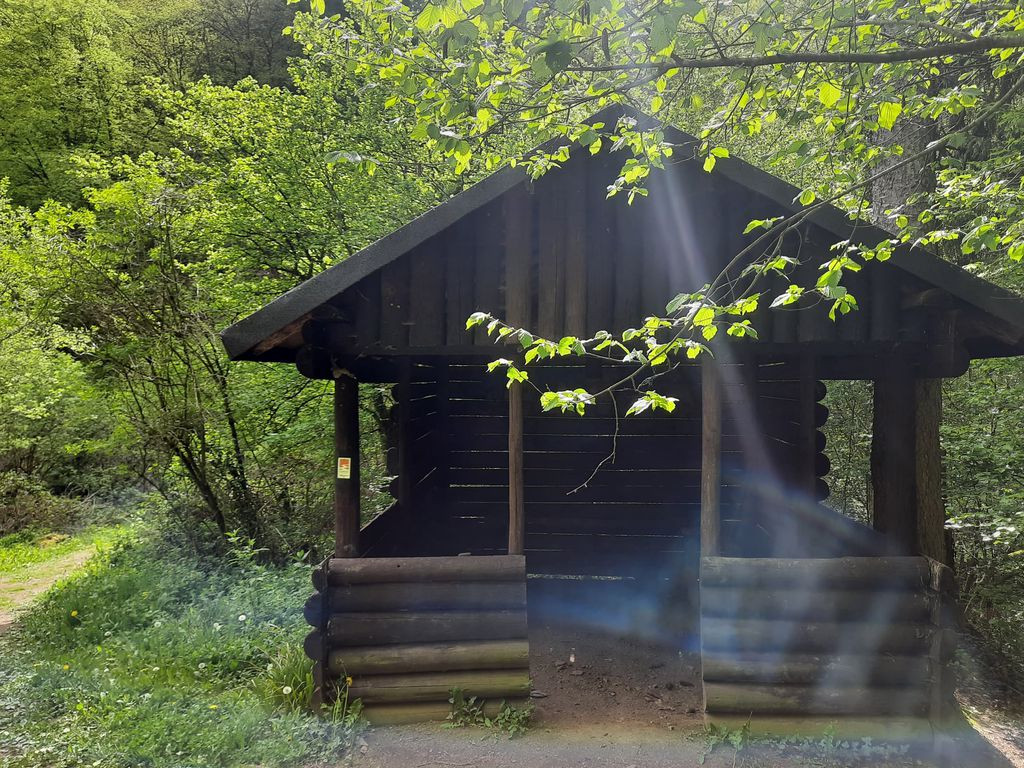 Shelter near K 72
