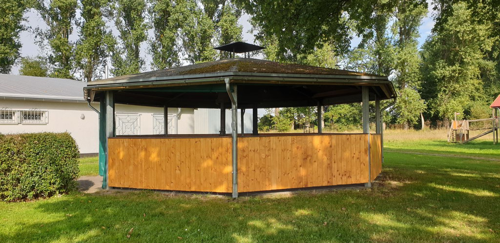 Shelter near Martha-Mendel-Weg