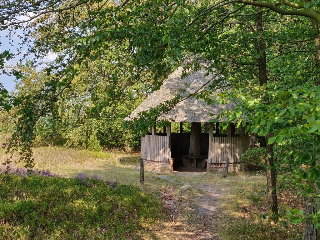 Shelter near Dr. Herbert Röhrig Wanderweg