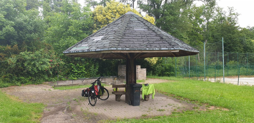 Lunch shelter near Auf Wissen Woog