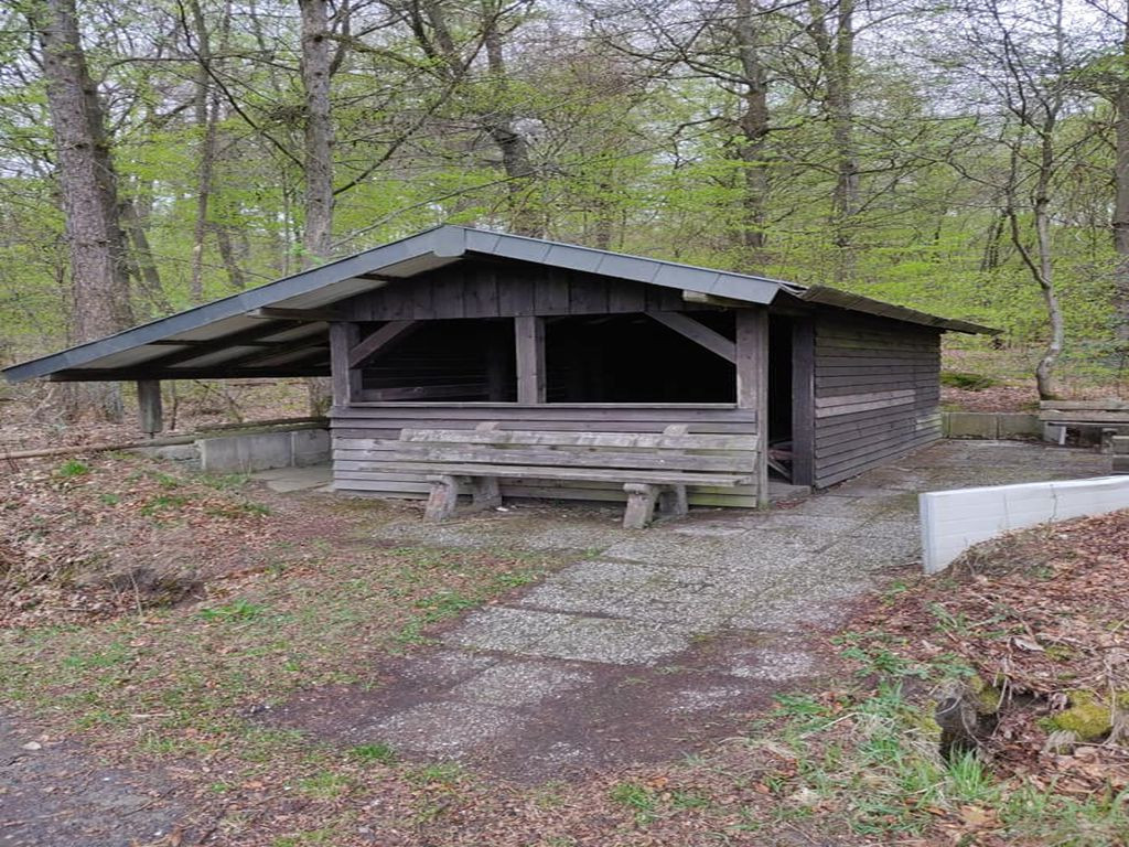 Shelter near Hubertusweg