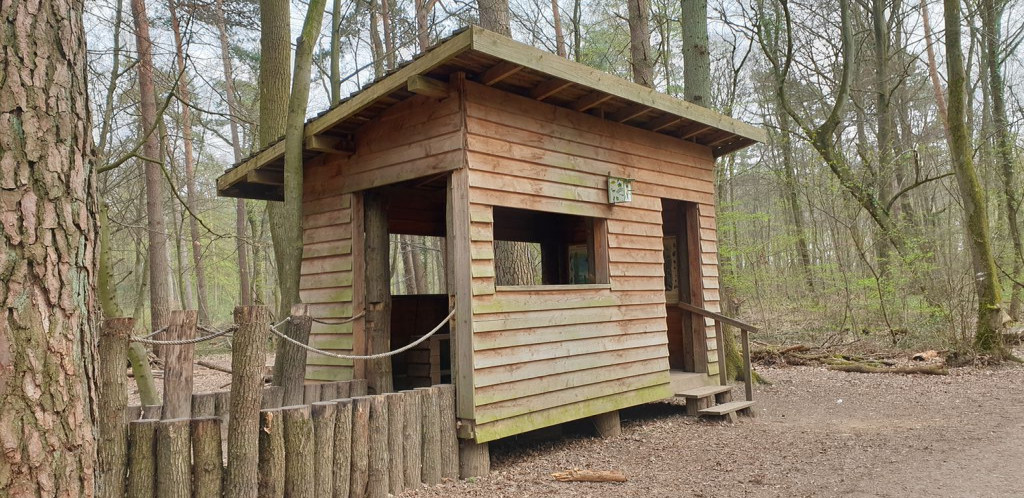 Bird watching shelter