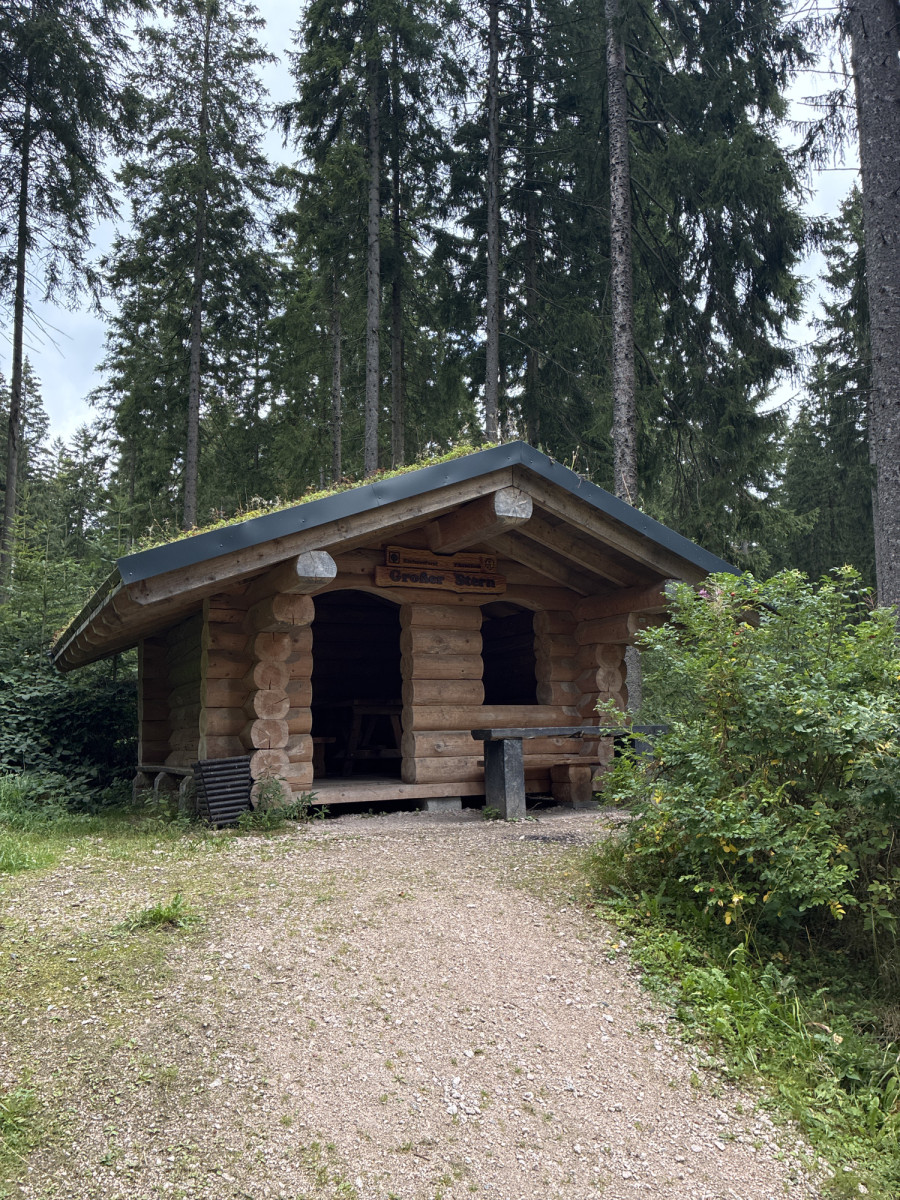 08309 - Schutzhütte