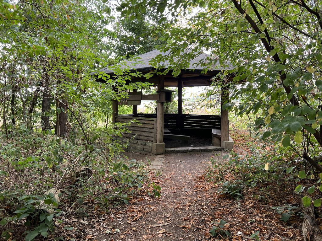 Lunch shelter near L 3355