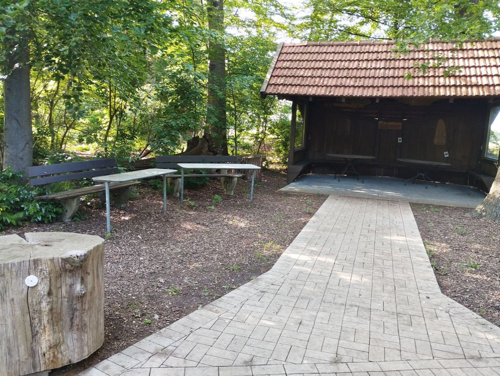 Shelter near Dorfbauerschaft