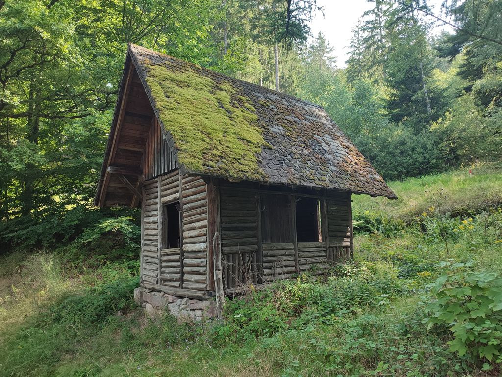 Shelter near L 79
