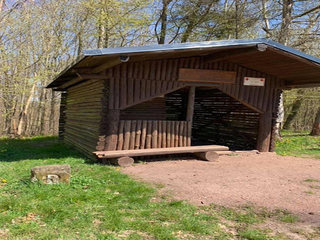 Lean-To "Flüchtiger Hirsch"