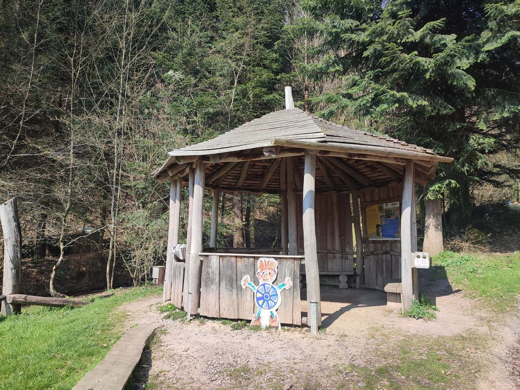 Unterstand am Kindergartenspielplatz