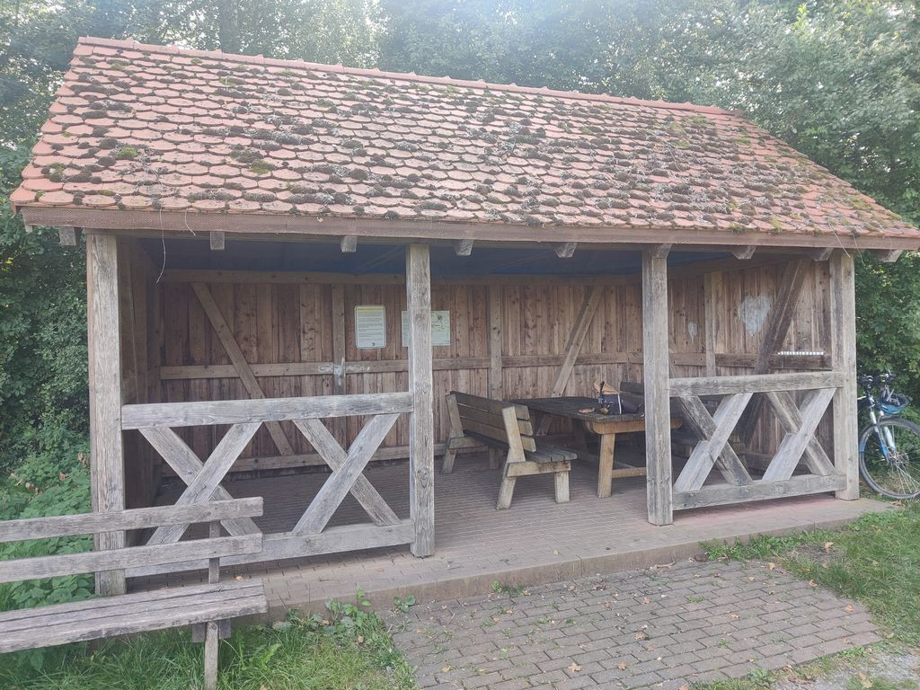 9724- Schutzhütte