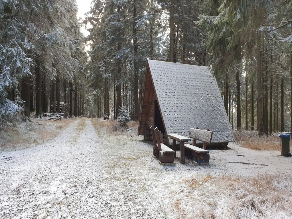 9859- Schutzhütte Am Sperrhügel