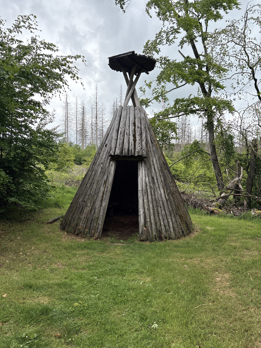 Shelter near Höhweg