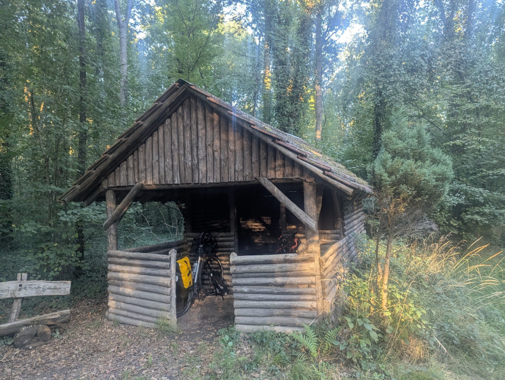 open wood cabbin