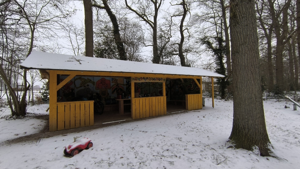 Shelter dans un parc de jeu