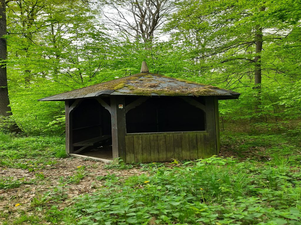 Shelter near L 207