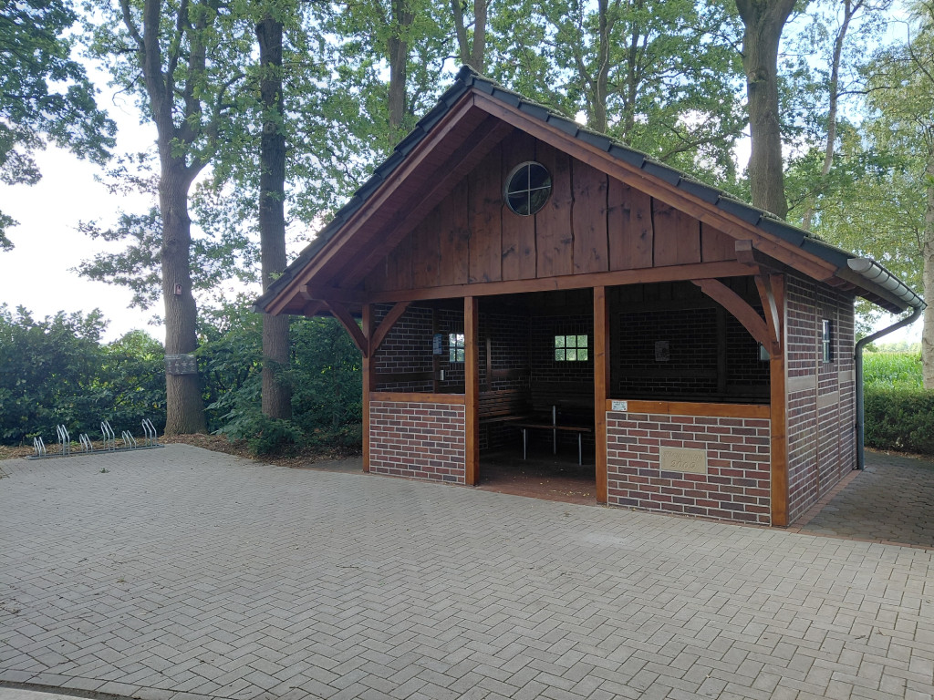 Lunch shelter near Kanalstraße