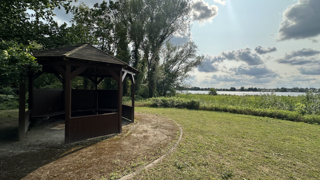 Lunch shelter near Am Wasser
