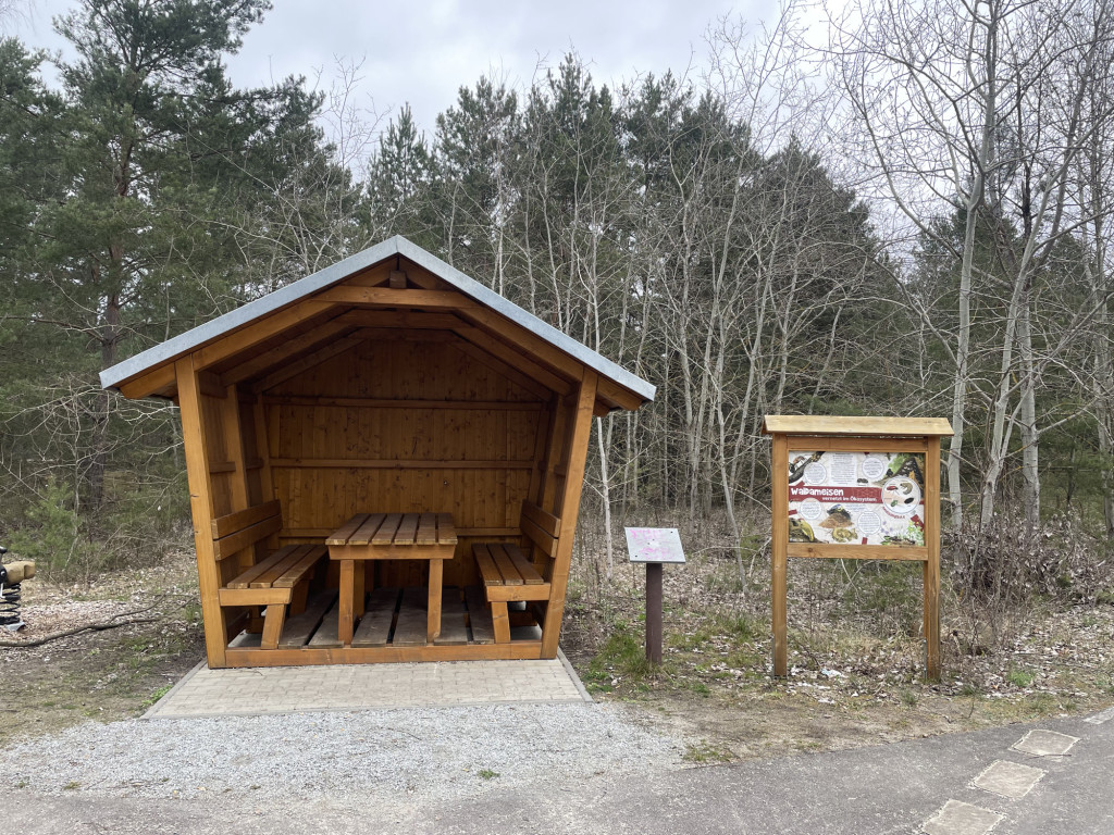 Lunch shelter near S 234