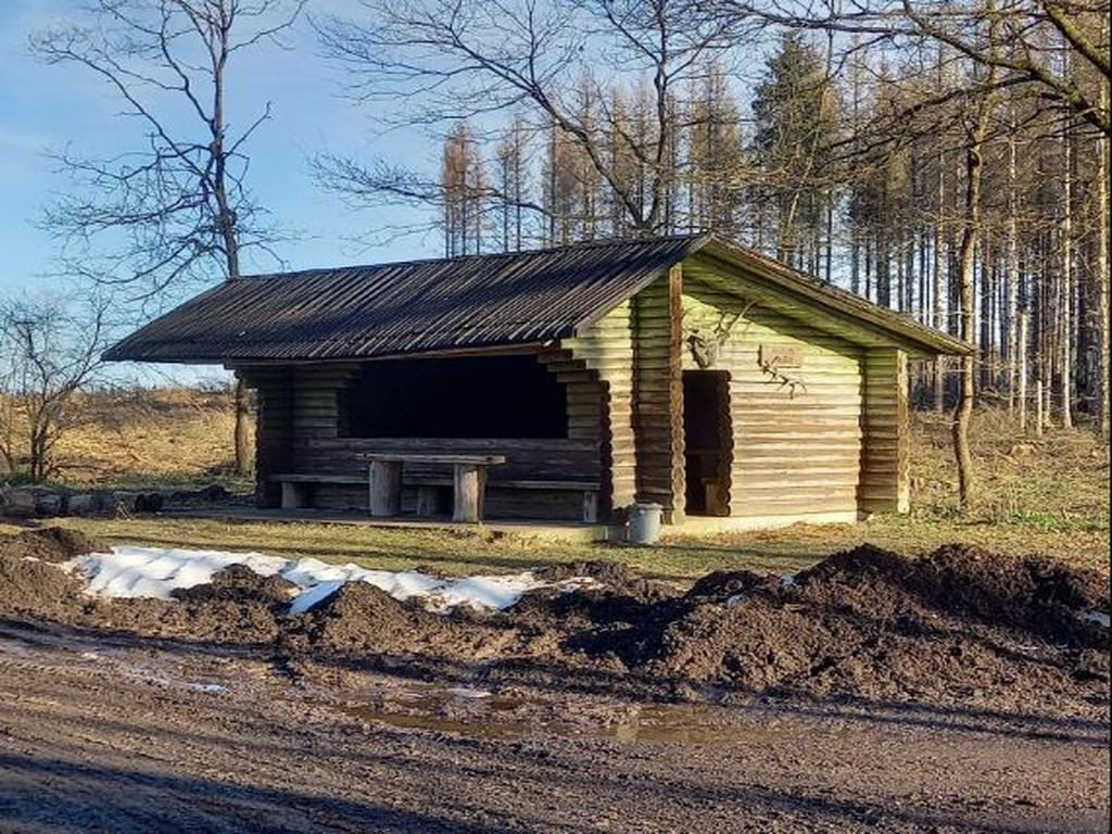 Schutzhütte und Köhlerhütte