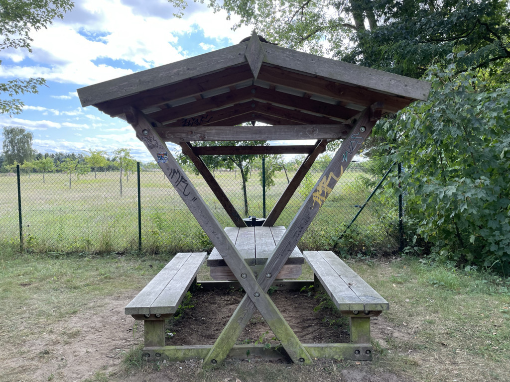 Lunch shelter near MTS-Straße