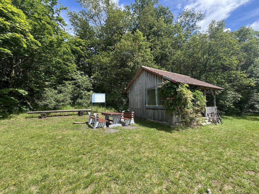 9136- Schutzhütte