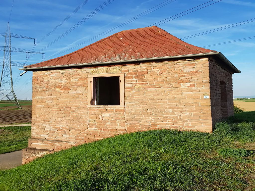Hut at Rhine dam