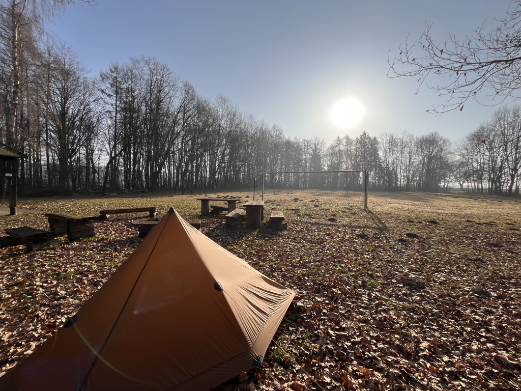 possibility to pitch tent next to grill shelter