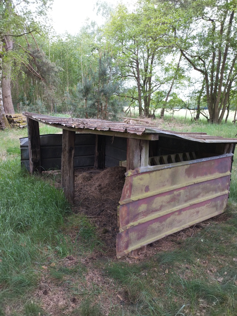 old, abandoned shekter
