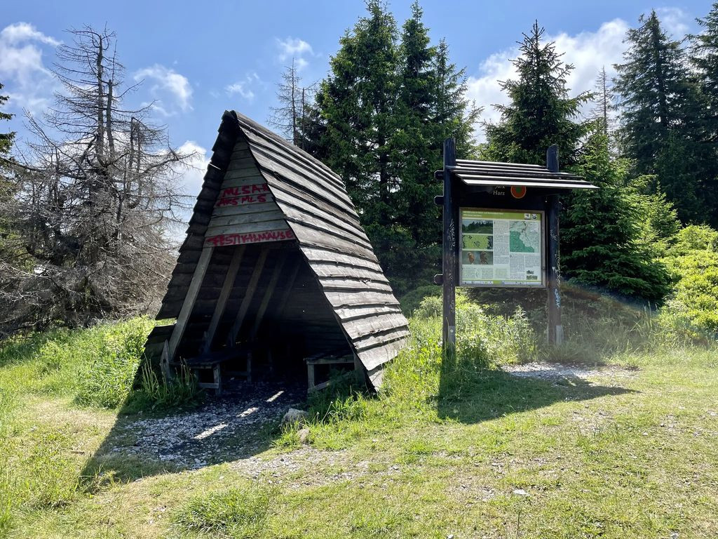 38879 - Schutzhütte Eisener Tisch