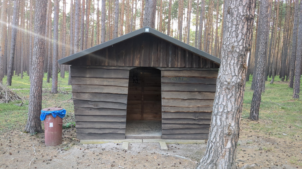Schutzhütte am Sellaer Weg