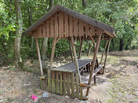 Lunch shelter near K 8922
