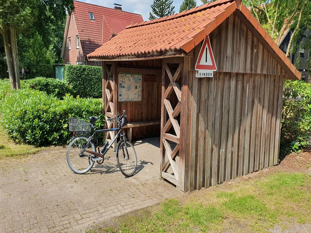 Shelter near Hohenmoorweg