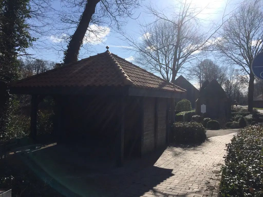 Shelter near Schneiderkruger Straße